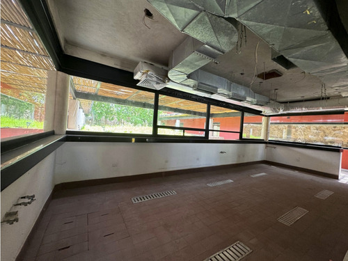 Venta, Propiedad En Avenida Cámara De Comercio, Ideal Para Negocio