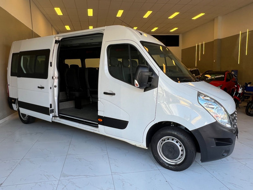Renault Master 2.3 Executive Minibus L3H2 16 Lugares