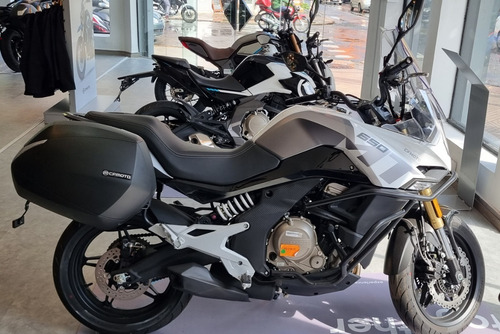 Imagen 2 de 15 de Cfmoto 650 Mt