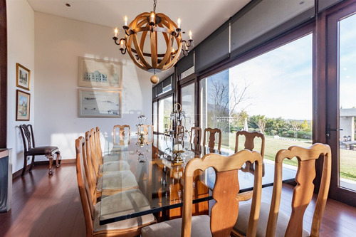 Casa En Venta De 6 Dorm. En Lo Barnechea