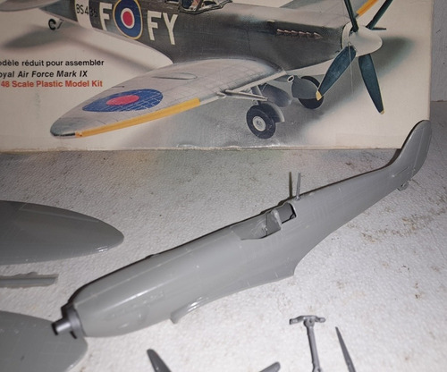 Avion British Spitfire Kit Monogram Escala 1/48 (Usado)