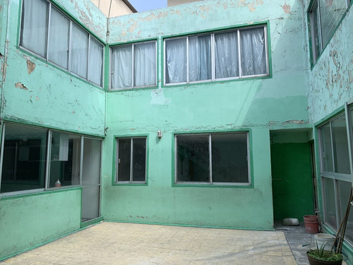 Casa Con Uso Desuelo En Venta En Jardin Balbuena, Cdmx