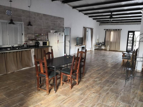 Imagen 4 de 21 de Amplia Y Moderna Casa De Dos Dormitorios, Con Gran Cochera Y Patio
