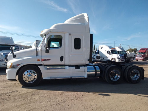 Imagen 2 de 12 de Tractocamion Freightliner Cascadia 2013