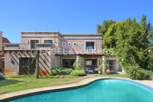 Imagen 2 de 15 de Hermosa Casa En Carrasco Venta Y Alquiler