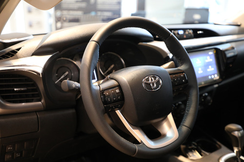 Toyota Hilux Pick-up 2.8 Cd Srx 204cv 4x4 At