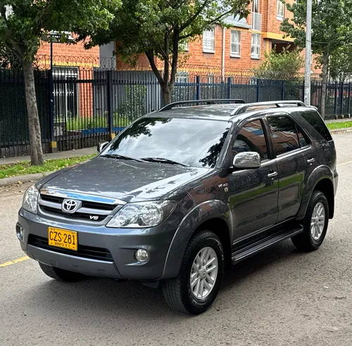 Toyota Fortuner 4.0 Sr5