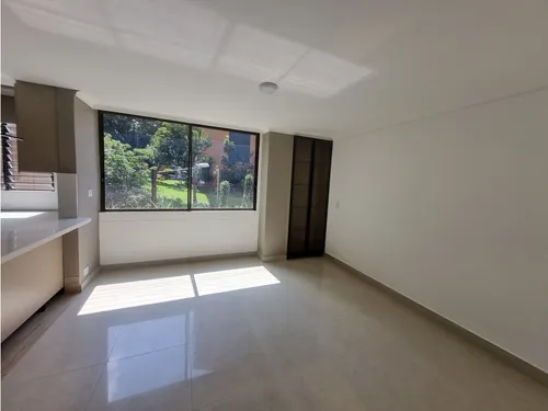 Amplio Y Cómodo Apartamento En Venta En Los Balsos