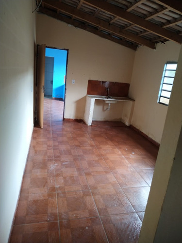 Imóvel Com 3 Construções Em Nerópolis Go