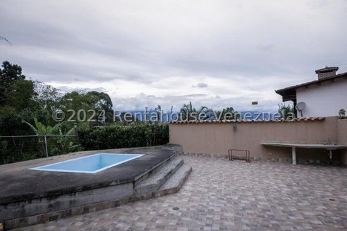 Casa Con Piscina En Venta En La Boyera 24-22058 Cs
