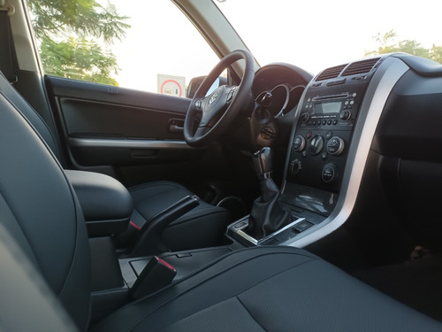 Imagen 10 de 24 de Camioneta Suzuki Grand Vitara Jiii, 4x4, 2010, Motor 2.4