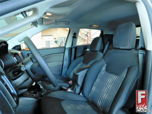 Imagem 4 de 10 de Fiat Toro Endurance 1.8 16v Flex Aut.