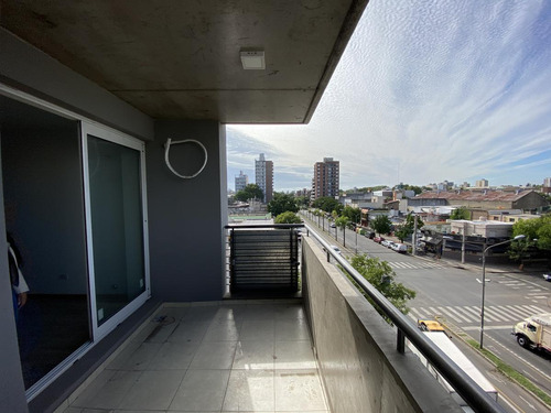 Departamento En Venta 2 Dormitorios 2 Baños Abasto A Estrena