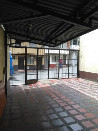 Casa Muy Central Fresca E Iluminada