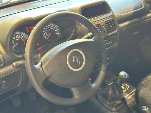 Renault Clio Expression 1.0 16v Hi-flex 4p