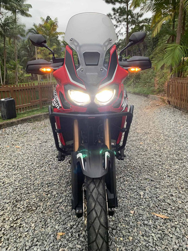 Imagem 10 de 15 de Honda África Twin