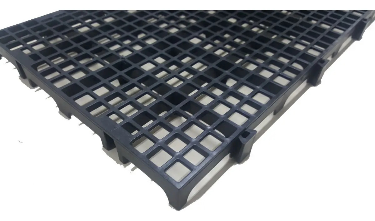 Kit com 12 Paletes Piso Modular Marwell de Plástico Preto 25x50 cm