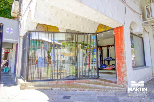 Local En Venta En Martinez. Calle Comercial.