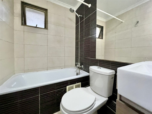Departamento En Venta De 2 Dorm. En Independencia