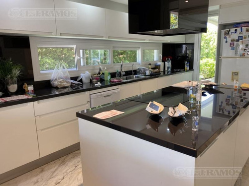 Imagen 8 de 19 de Espectacular Casa Al Golf De Nordelta En Venta