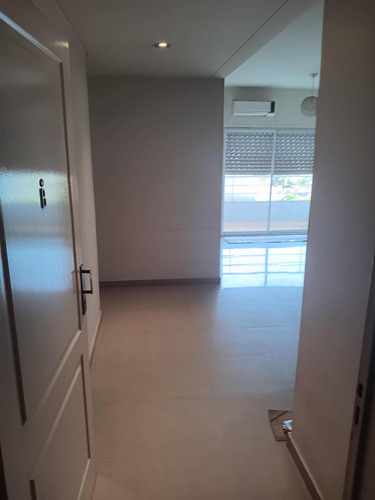 3 Amb Semipiso 2 Baños 2 Dorm Balcón Split Lujo Categoría. Apto Profesional