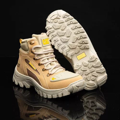 Bota Masculina Em Couro Caterpillar Reforçada E Impermeável