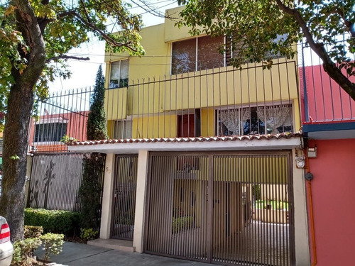 Casa En Venta En Floresta Coyoacan.