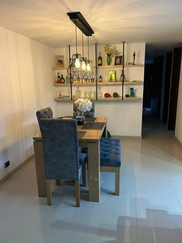 Vendo Apartamento Super Lindo, En La Parte Baja De La Loma De Los Bernal