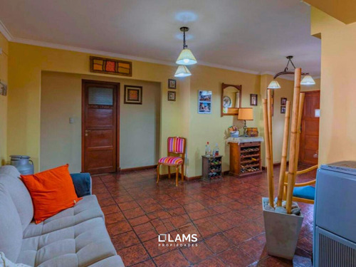 Alquiler Comercial/porfesional - Casa 4 Ambientes - Zona Guemes