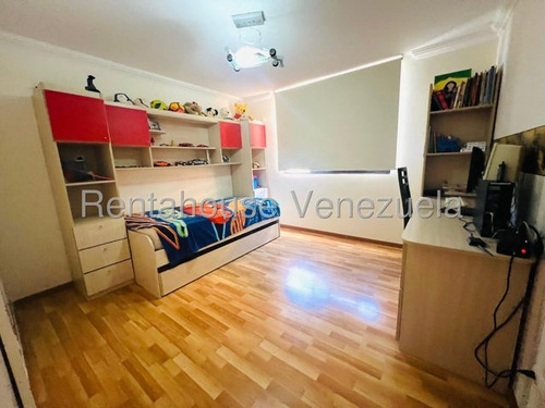 Agp Apartamento En Venta En Colinas De La Tahona, Con A/a, Bella Áreas Sociales 25-12860 Ys