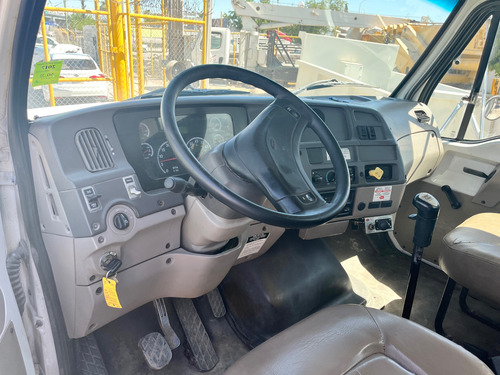 Grua Titan Manitex 26101c De 26 Tons En Camion Sterling 2005