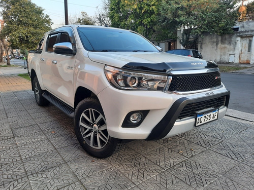 Imagen 4 de 20 de Toyota Hilux 2019 2.8 Cd Srx 177cv 4x4