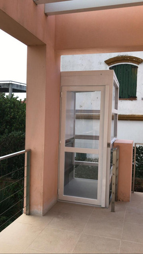 Salvaescaleras Plataforma Vertical Para Silla De Ruedas