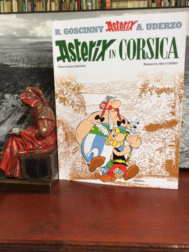 Astérix En Córcega - Goscinny Y Uderzo - Cómic En Inglés