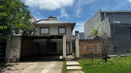Casa En Yerba Buena Barrio Bernel