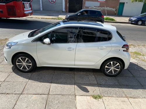Peugeot 208 1.6 Feline