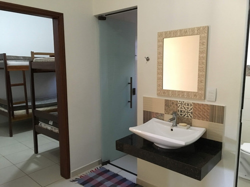 Chacara Lindissima Mogi Mirim, No Bairro São Marcelo, Area Total 2524m2, Area Util 201,3, Com 3 Banheiros, Suite, Campo De Futebol, Piscina Com Bar Anexado, Area De Descanso Com Lareira, Veja As Fotos