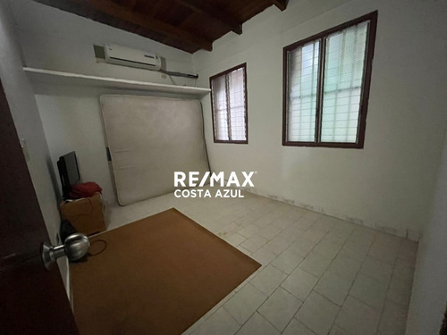 Remax Vende Amplia Casa En Conjunto Los Coralitos Tucacas