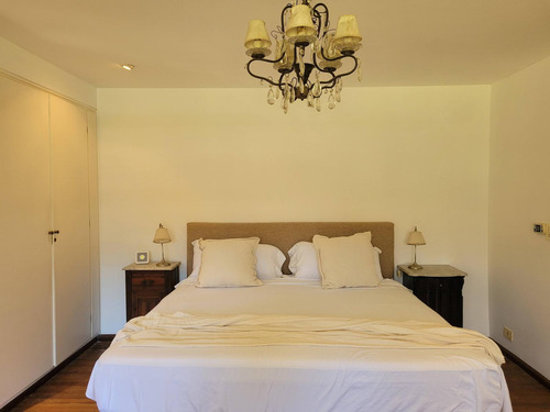 Esmeralda Al 100 | Venta | Muy Linda Casa Colonial Inglesa