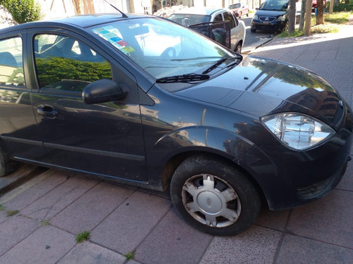 Imagen 2 de 10 de Ford Fiesta Max 1.6 Ambient 2006