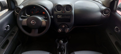 Imagem 12 de 13 de Nissan March 1.6 S Ano:2014 Prata Flex Completo