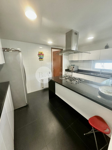 22605 - Casa En Exclusivo Condominio En Marbella