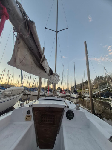 Velero 23 Pies Con Motor Fuera De Borda Power Tec 5hp De 4 T