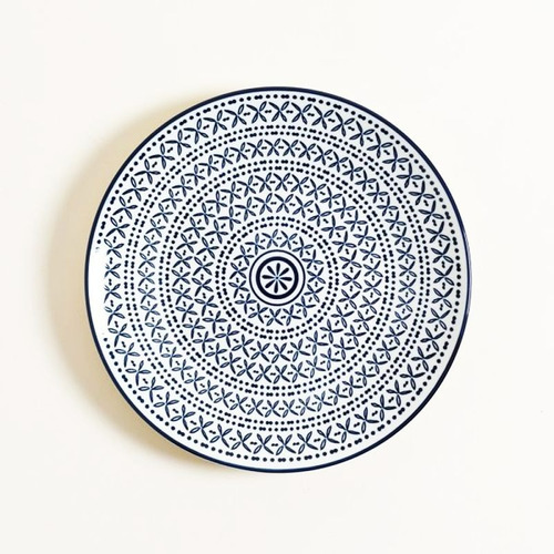 Imagen 1 de 4 de Plato Playo Cerámica Diam. 27cm Diseño Cruces Azules 