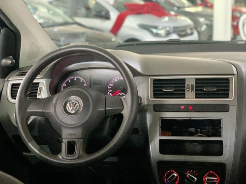 Imagem 7 de 10 de Volkswagen Fox 1.0 Mi Trendline 8v Flex 4p Manual