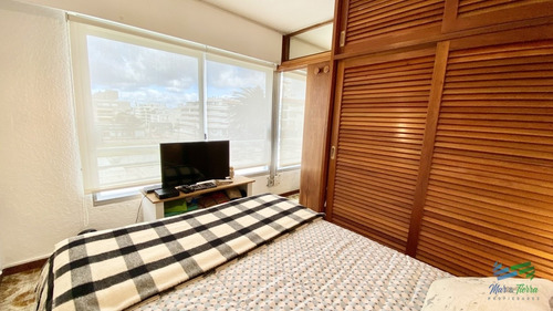 Imagen 9 de 13 de Vendo Apartamento 1 Dormitorio A Metros Del Puerto, Punta Del Este. - Punta Del Este Peninsula