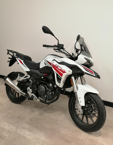 Imagen 17 de 21 de Benelli Trk 251 Abs