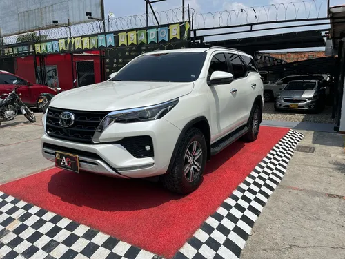 Toyota Fortuner Srv 2.4 4x2 At