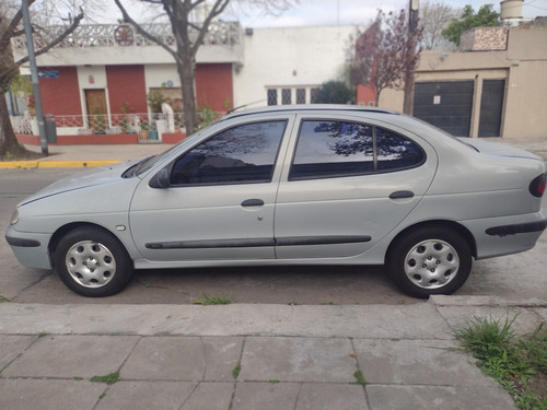 Renault Megane 1.6 - 16v.