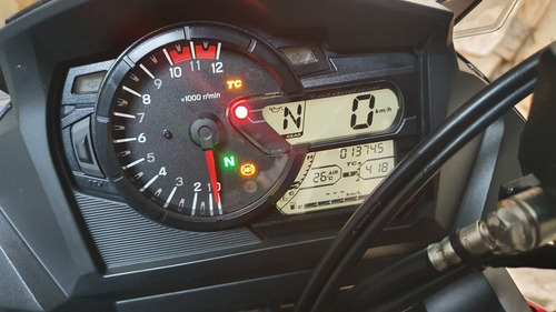 Suzuki Vstron 650xt